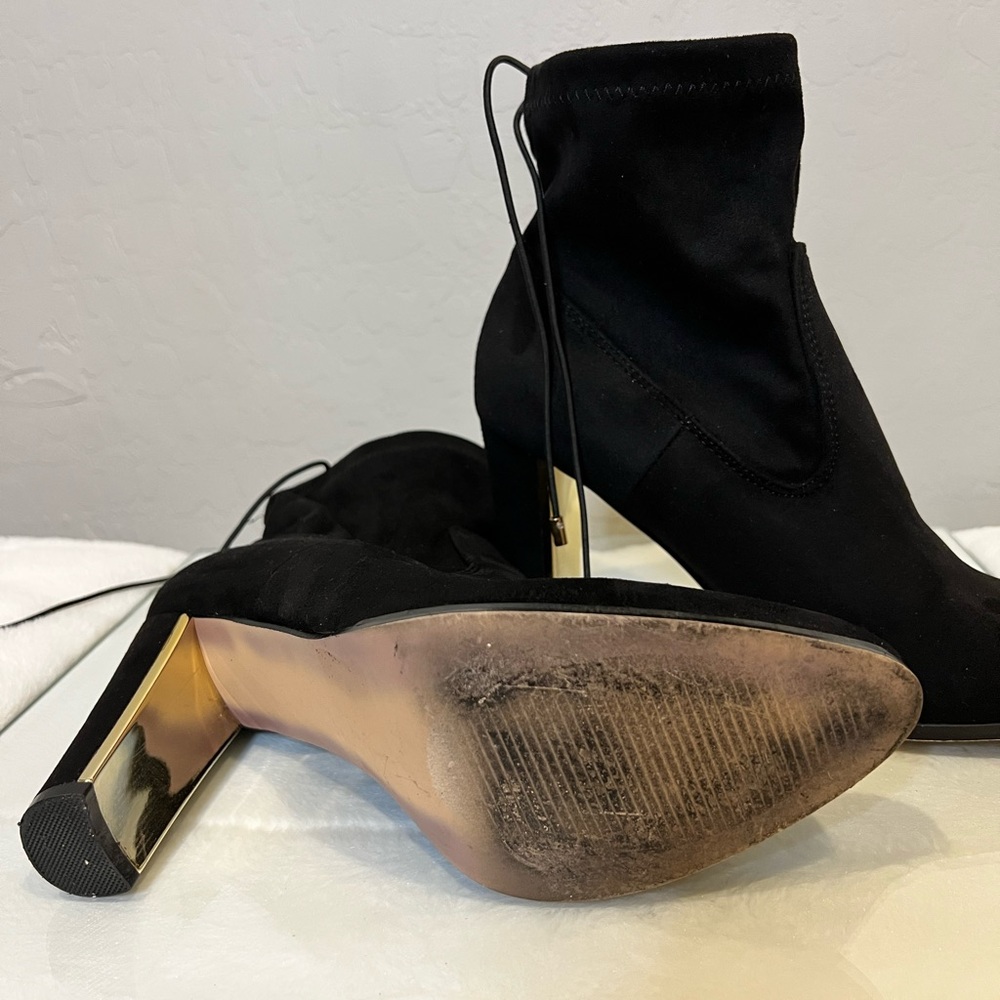 Color: black with gold color hardware, material: Suede-like, size: 7.5 - Picture 3 of 5